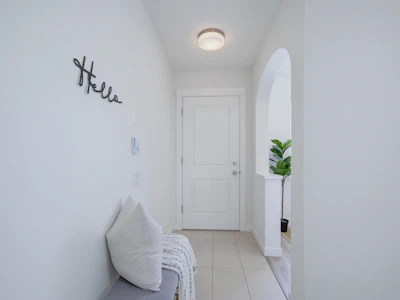 48-8438 207a Street - 4