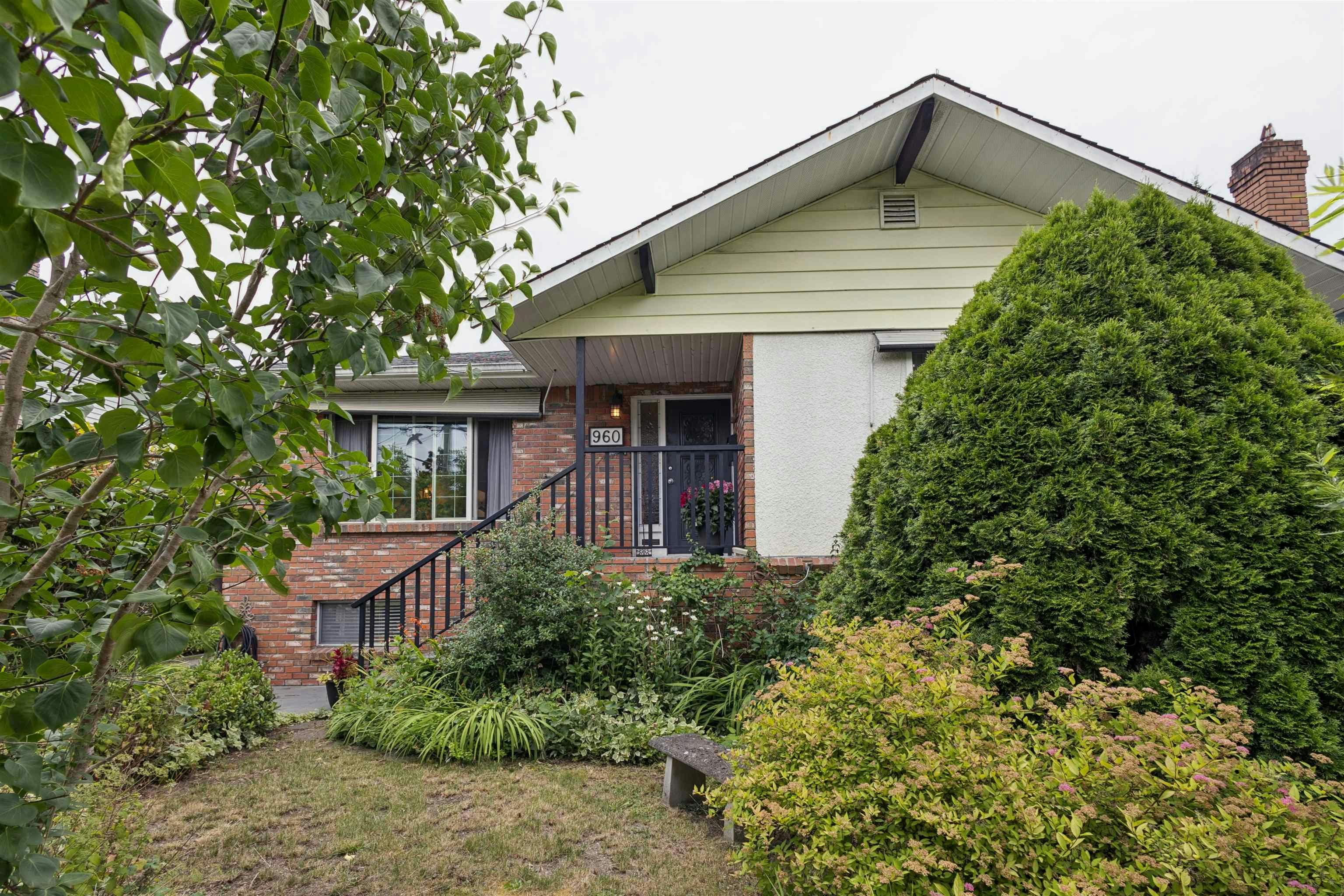 960 Cliff Avenue, Burnaby, BC, V5A 2J5