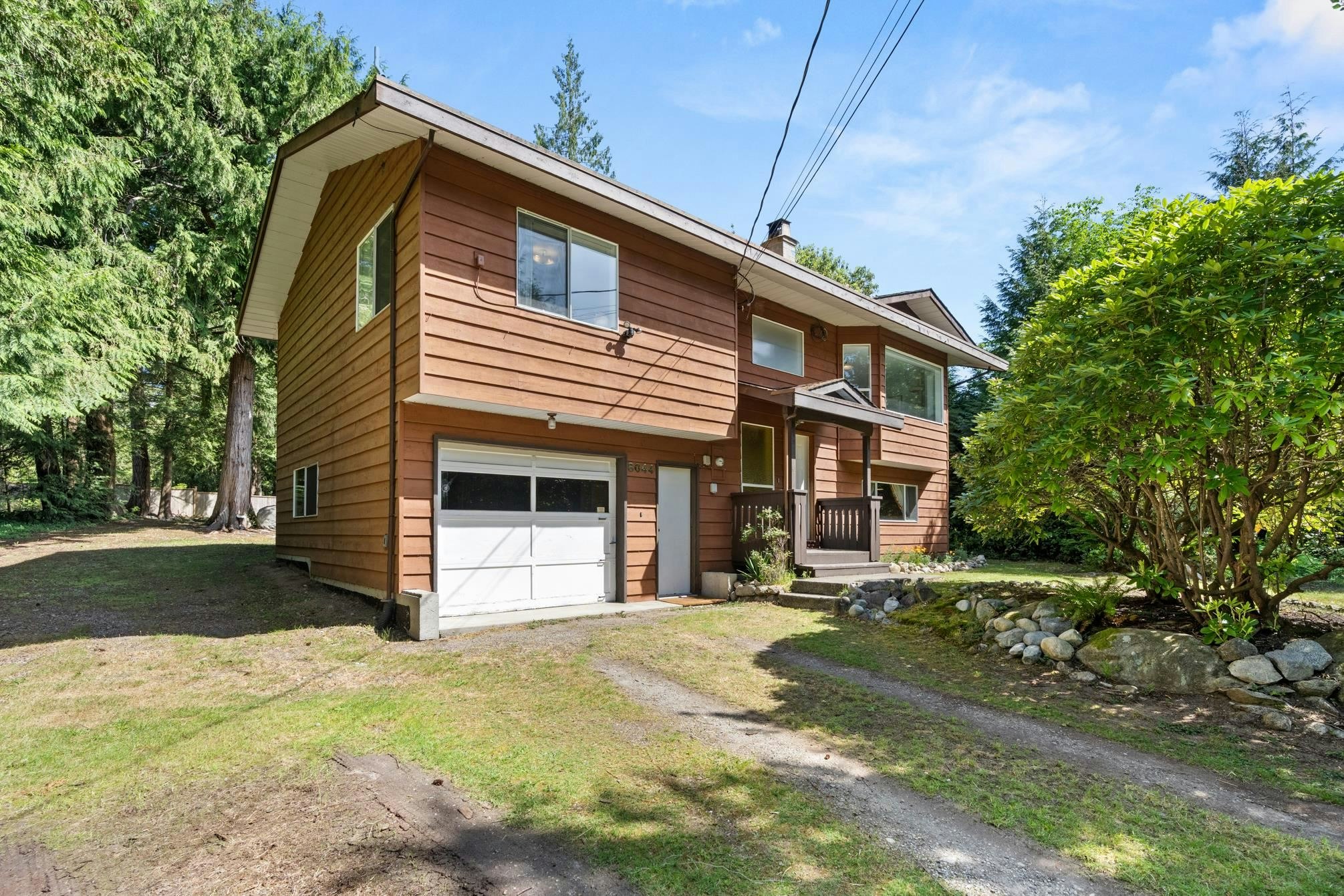 8044 Dogwood Drive, Halfmoon Bay, BC, V7Z 1A7 - 3