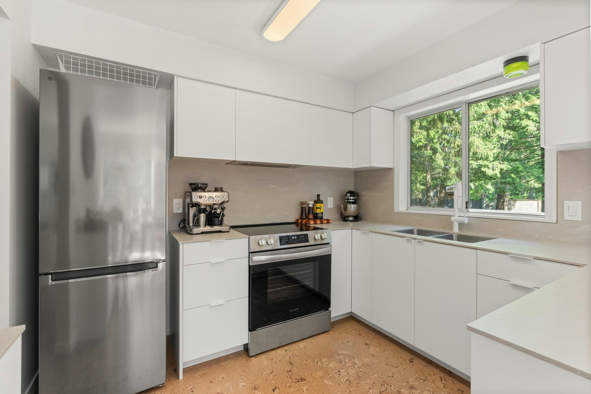 8044 Dogwood Drive, Halfmoon Bay, BC, V7Z 1A7 - 9