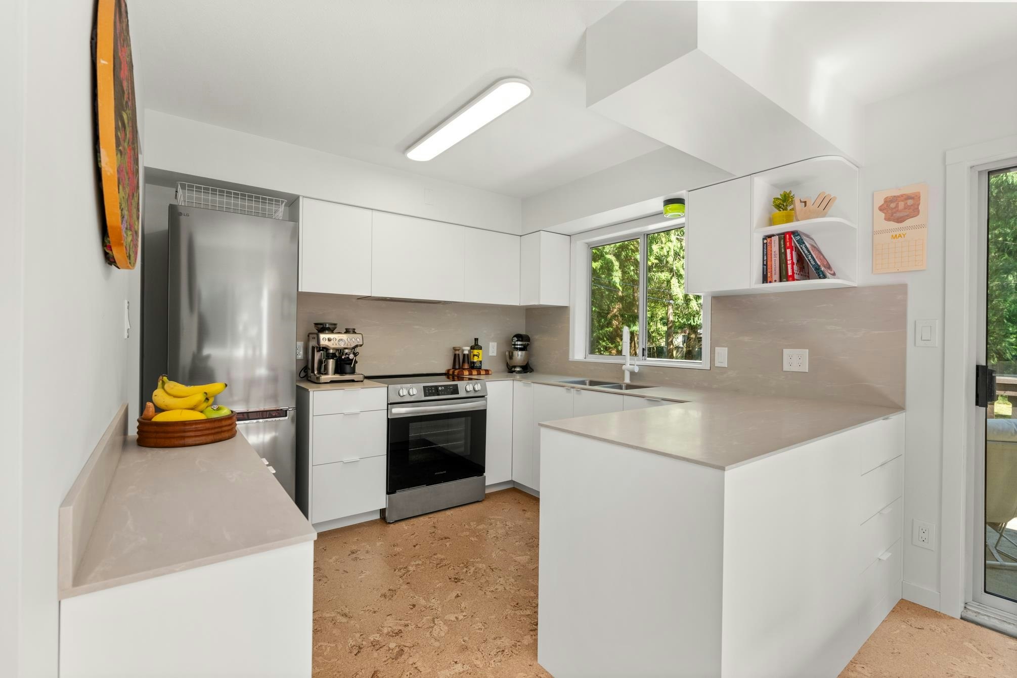 8044 Dogwood Drive, Halfmoon Bay, BC, V7Z 1A7 - 10