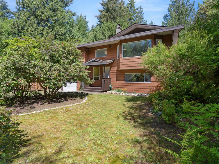8044 Dogwood Drive, Halfmoon Bay, BC, V7Z 1A7 - 2