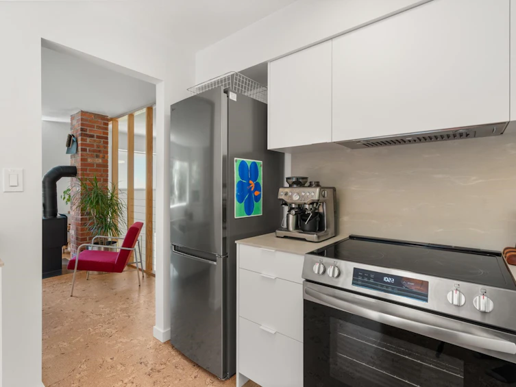 8044 Dogwood Drive, Halfmoon Bay, BC, V7Z 1A7 - 8