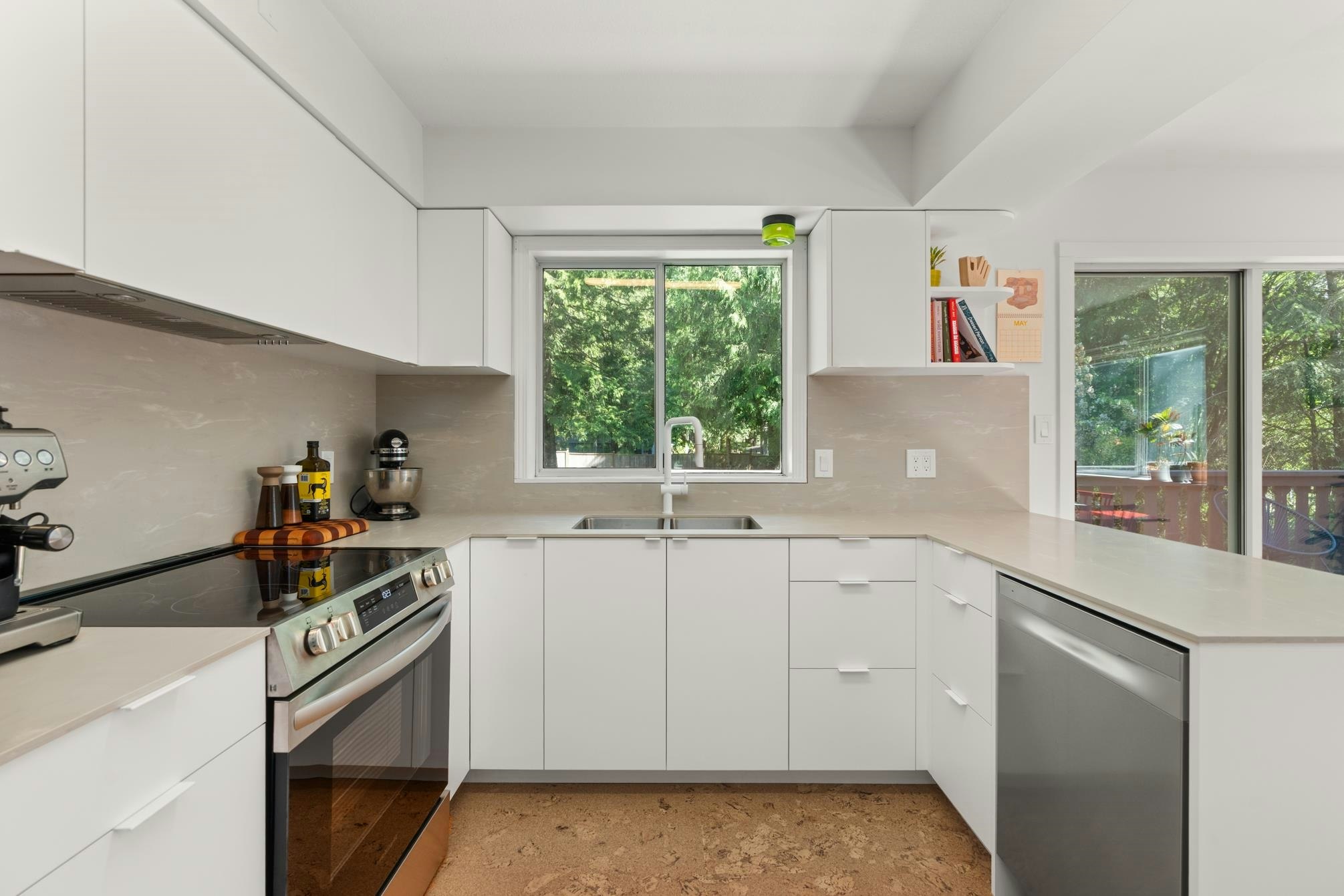 8044 Dogwood Drive, Halfmoon Bay, BC, V7Z 1A7 - 13