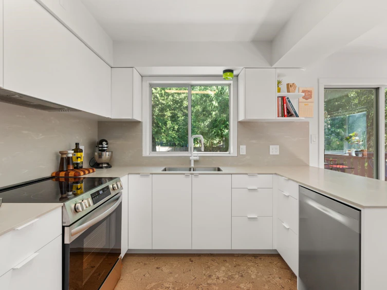 8044 Dogwood Drive, Halfmoon Bay, BC, V7Z 1A7 - 13
