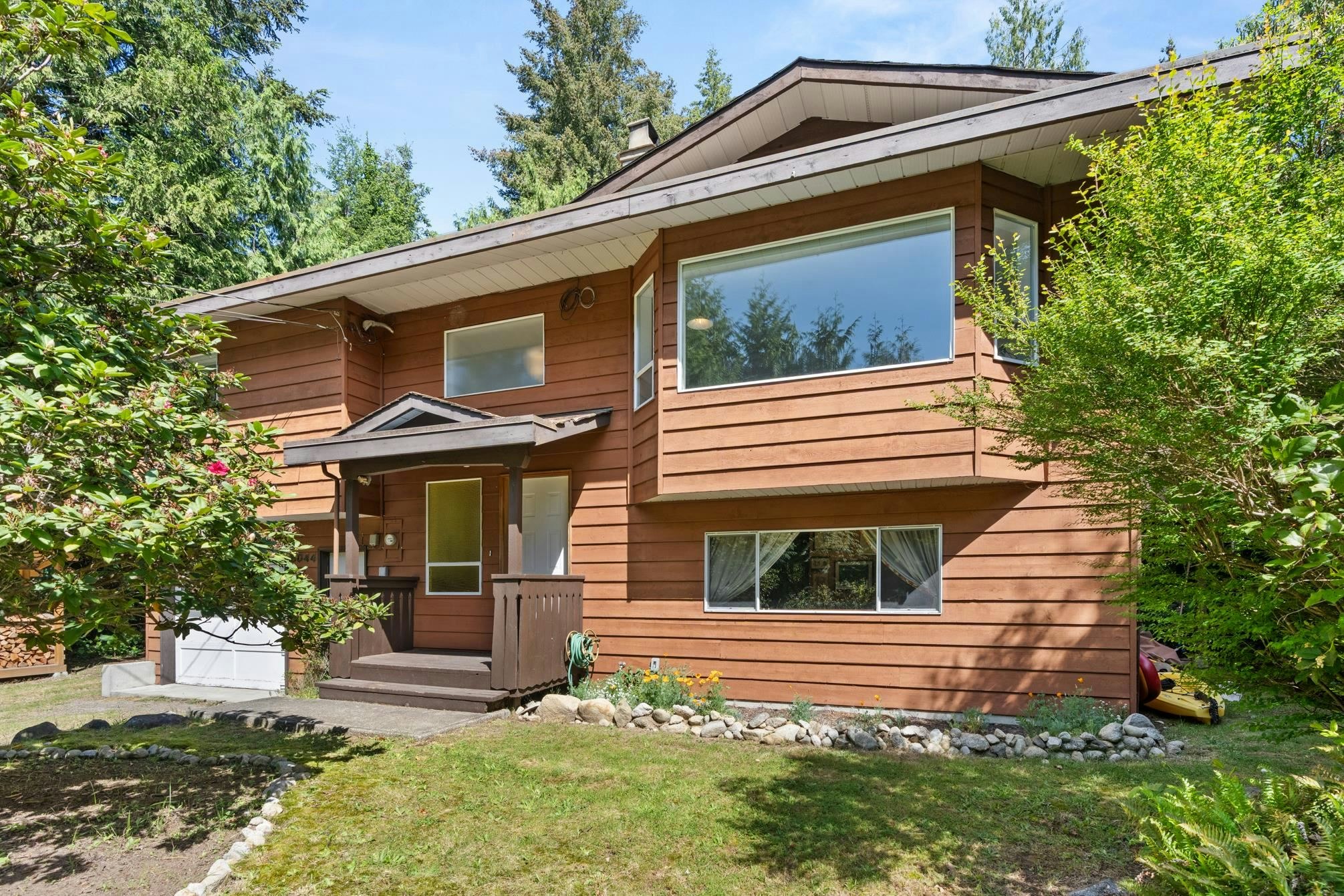 8044 Dogwood Drive, Halfmoon Bay, BC, V7Z 1A7