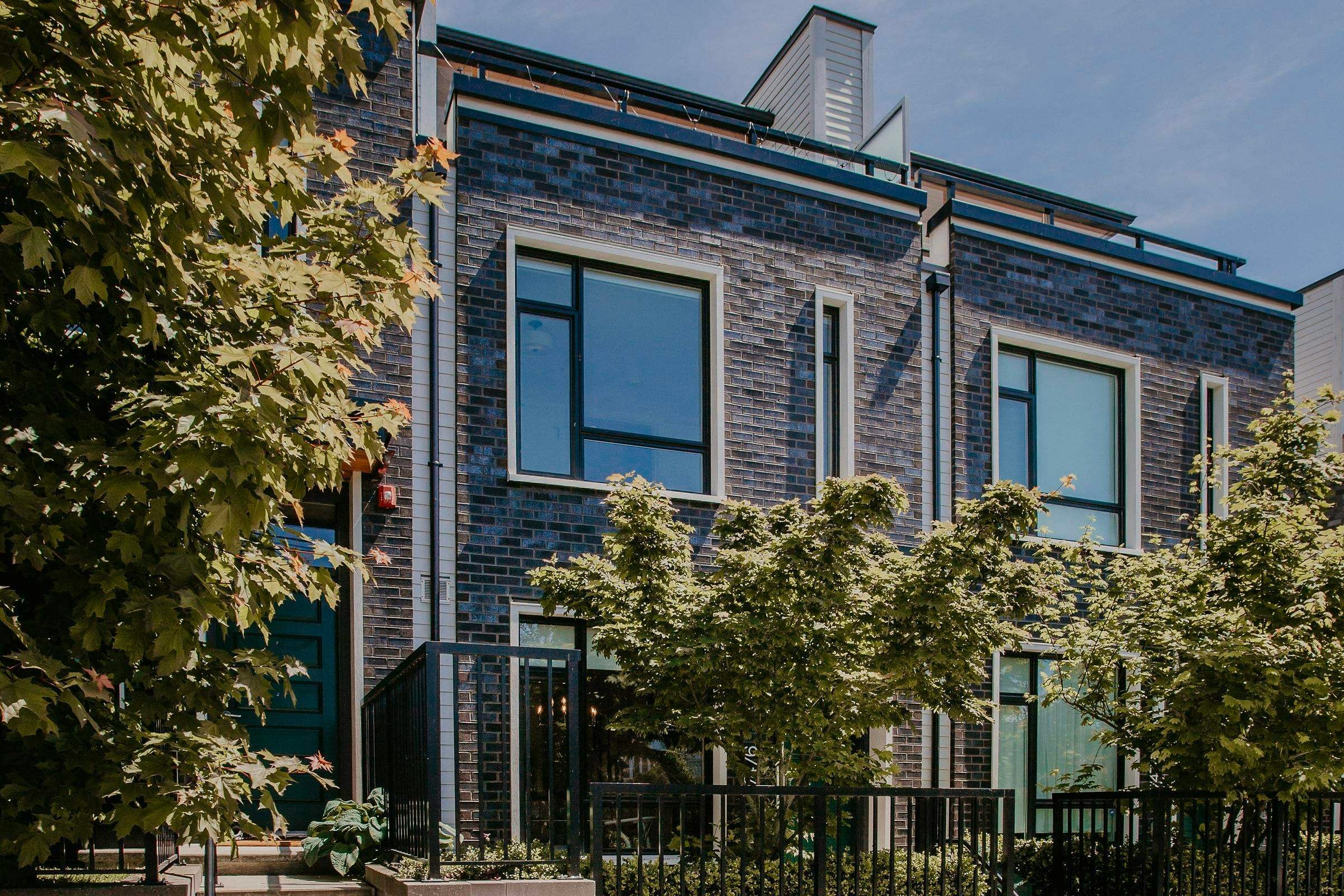 7476 Granville Street, Vancouver, BC, V6P 0G1