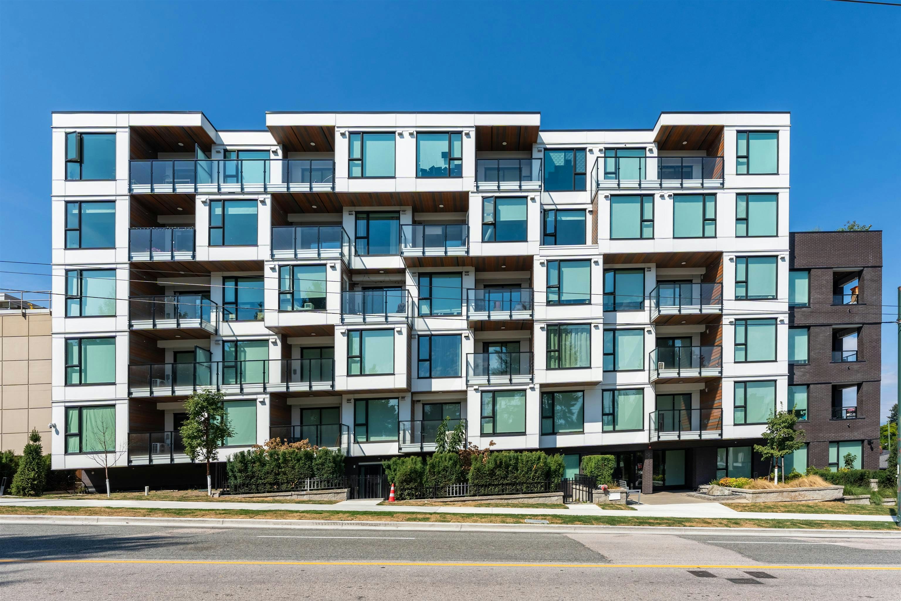 606-5399 Joyce Street, Vancouver, BC, V5R 4H3