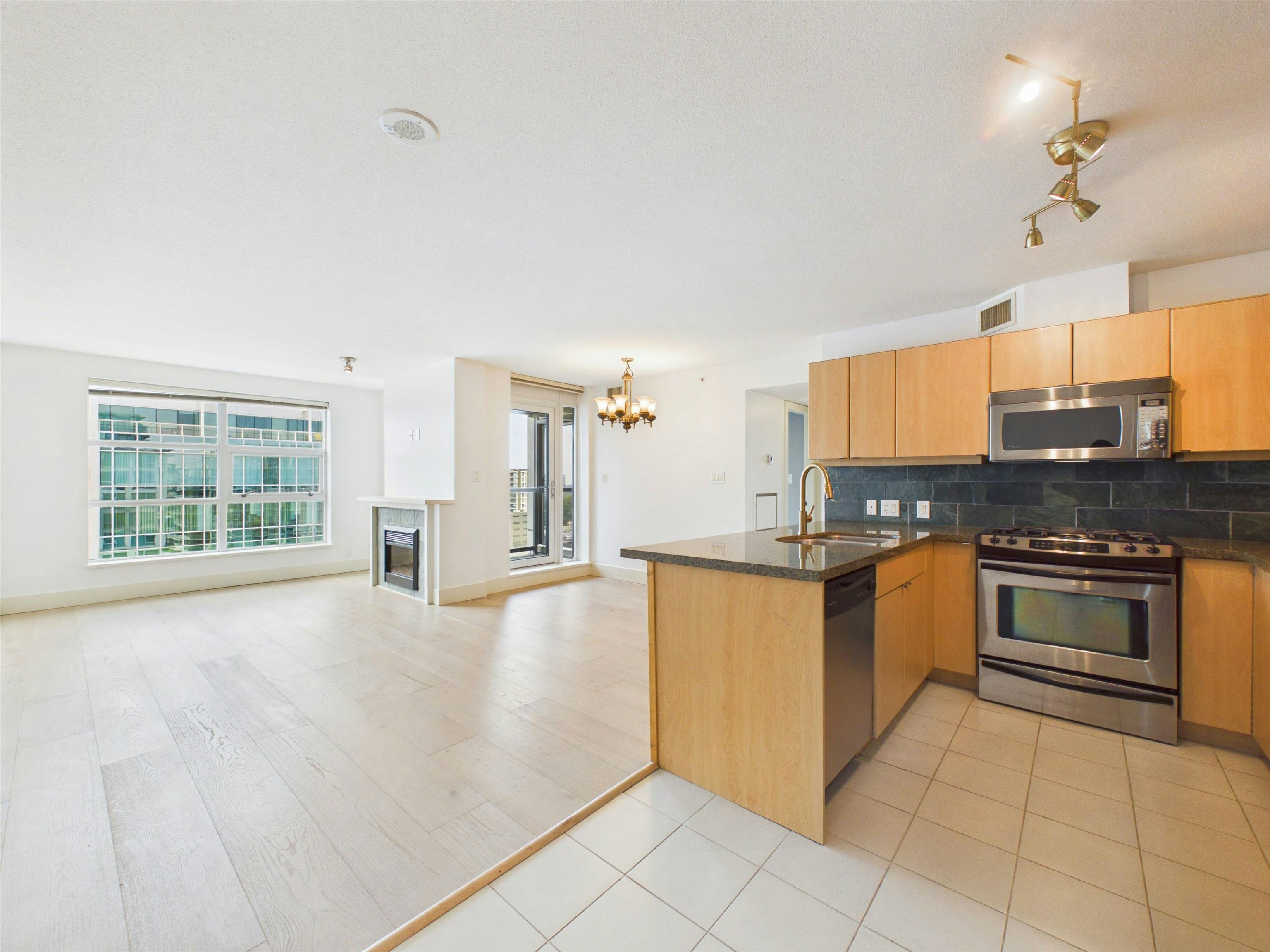 1709-6068 No. 3 Road, Richmond, BC, V6Y 4M7 - 13