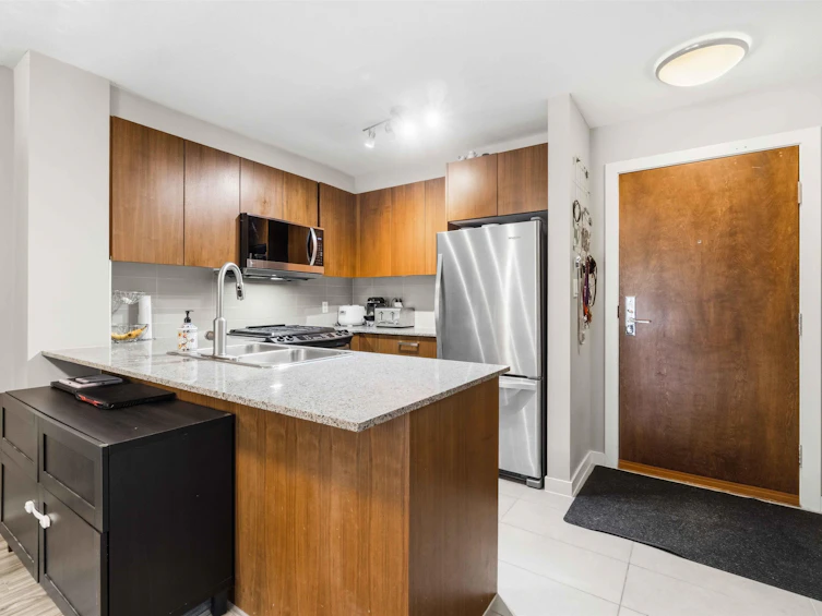 110-5889 Irmin Street, Burnaby, BC, V5J 0C1 - 7