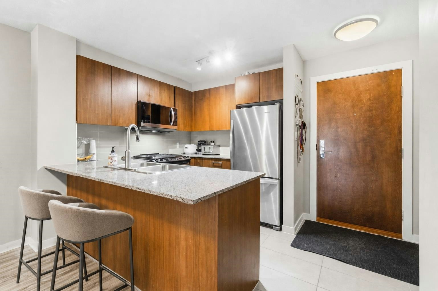 110-5889 Irmin Street, Burnaby, BC, V5J 0C1 - 6