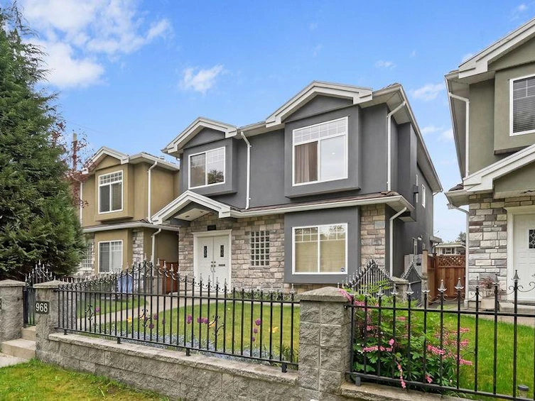968 E 31st Avenue, Vancouver, BC, V5V 2X4 - 2