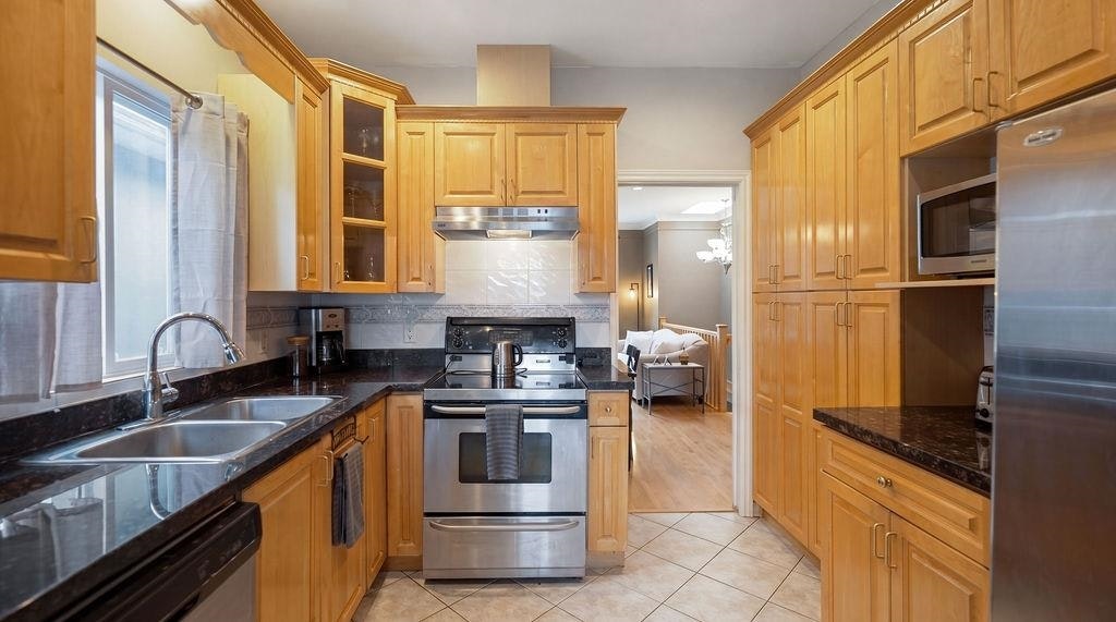 968 E 31st Avenue, Vancouver, BC, V5V 2X4 - 10