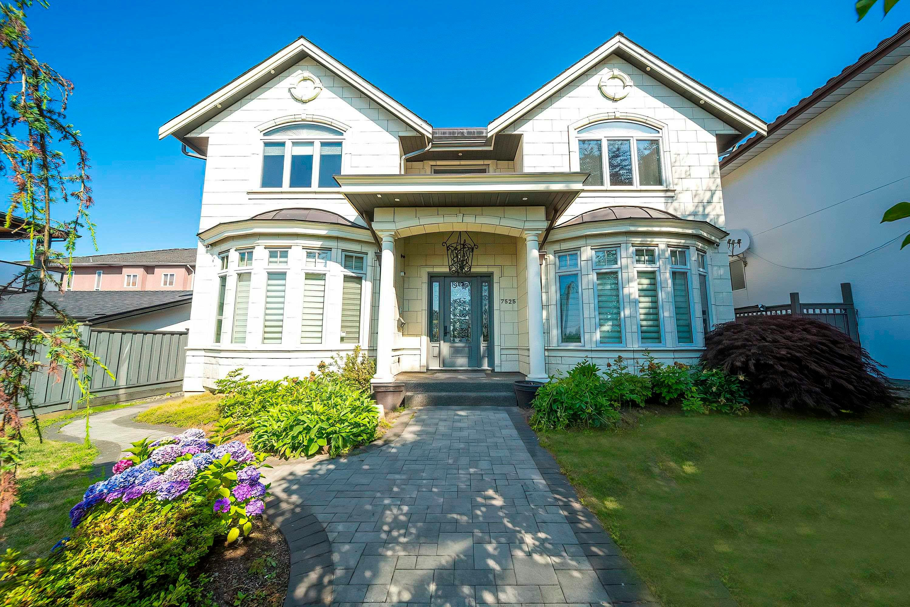 7525 13th Avenue, Burnaby, BC, V3N 2E3