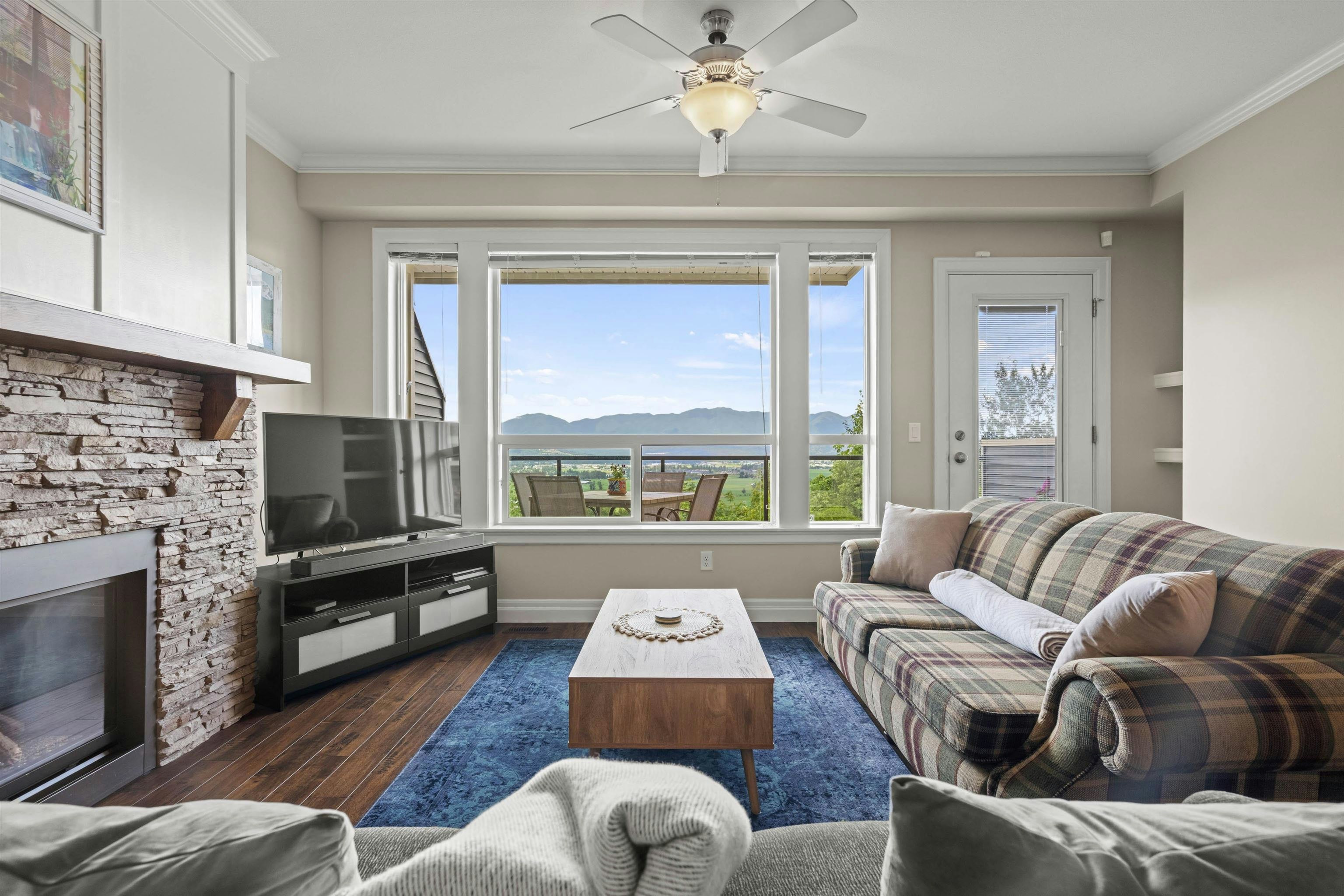 8-6026 Lindeman Street - 5