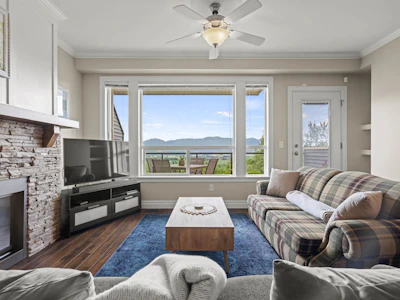 8-6026 Lindeman Street - 5