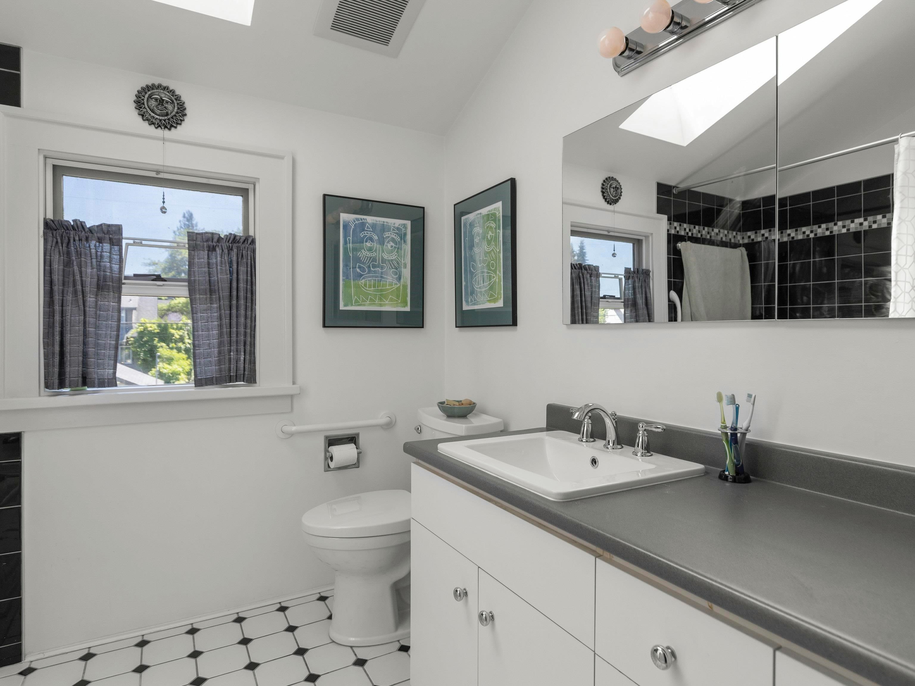 4234 W 9th Avenue, Vancouver, BC, V6R 2C5 - 24