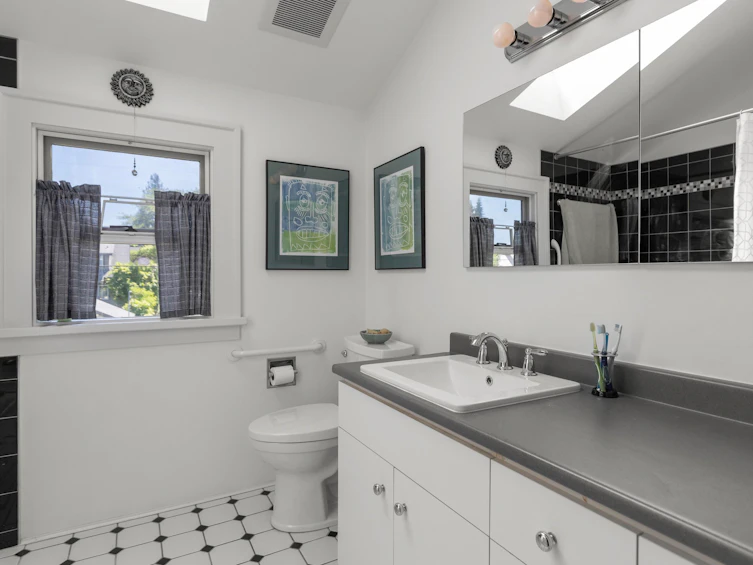 4234 W 9th Avenue, Vancouver, BC, V6R 2C5 - 24
