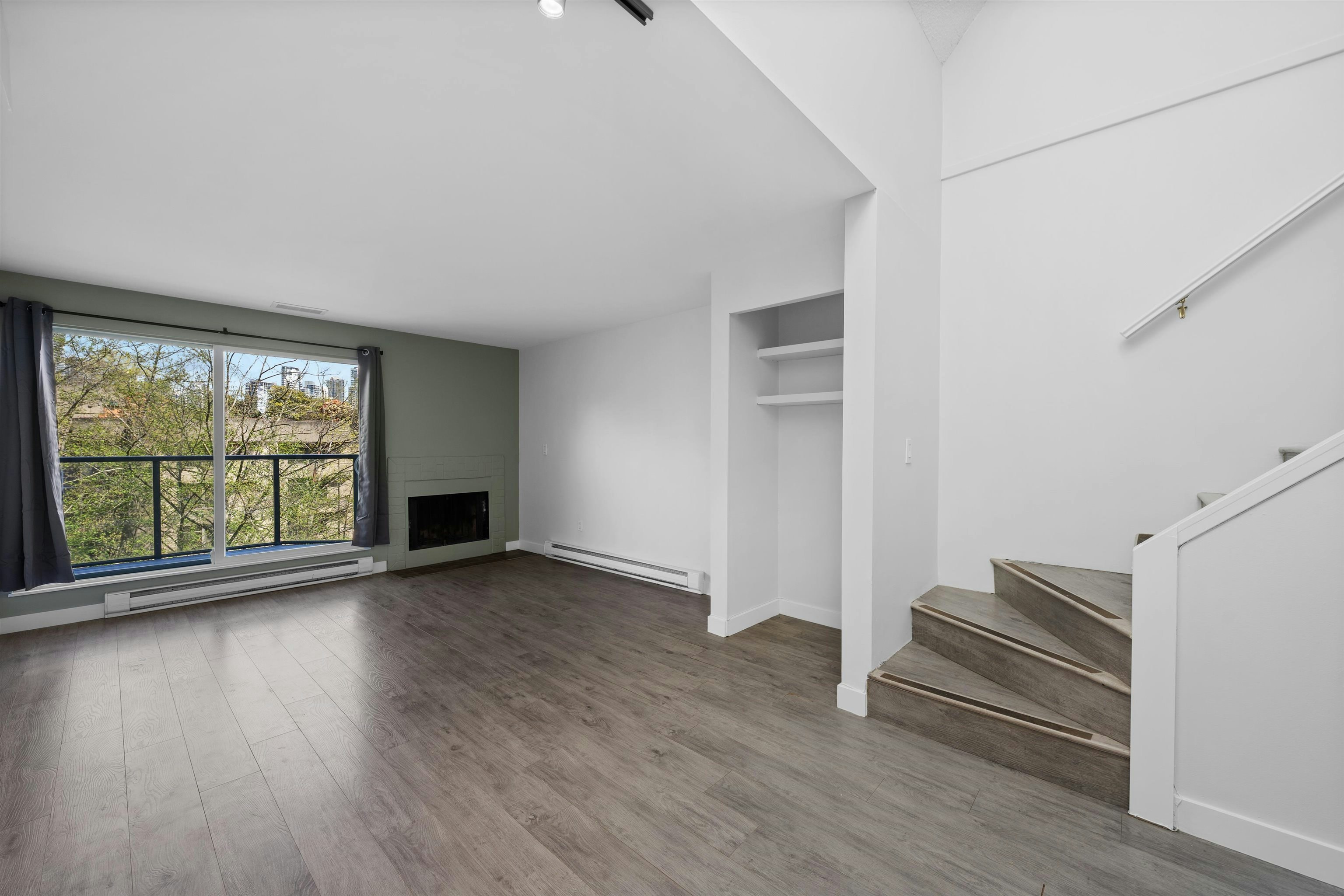 3-1355 W 4th Avenue, Vancouver, BC, V6H 3Y8