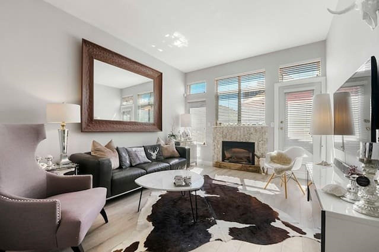 D-136 W 4th Street, North Vancouver, BC, V7M 1H5
