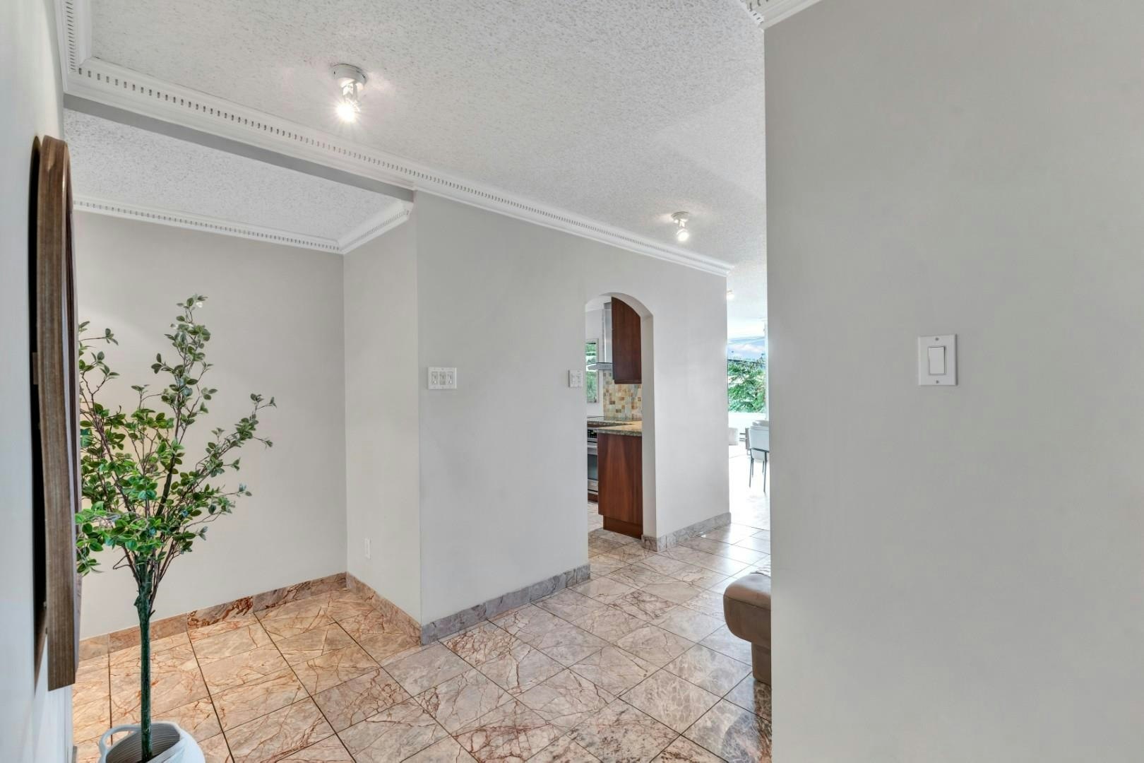 203-1675 Hornby Street, Vancouver, BC, V6Z 2M3