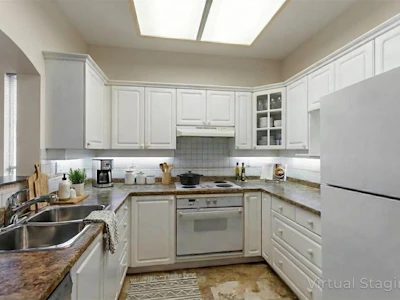 330-2995 Princess Crescent - 4
