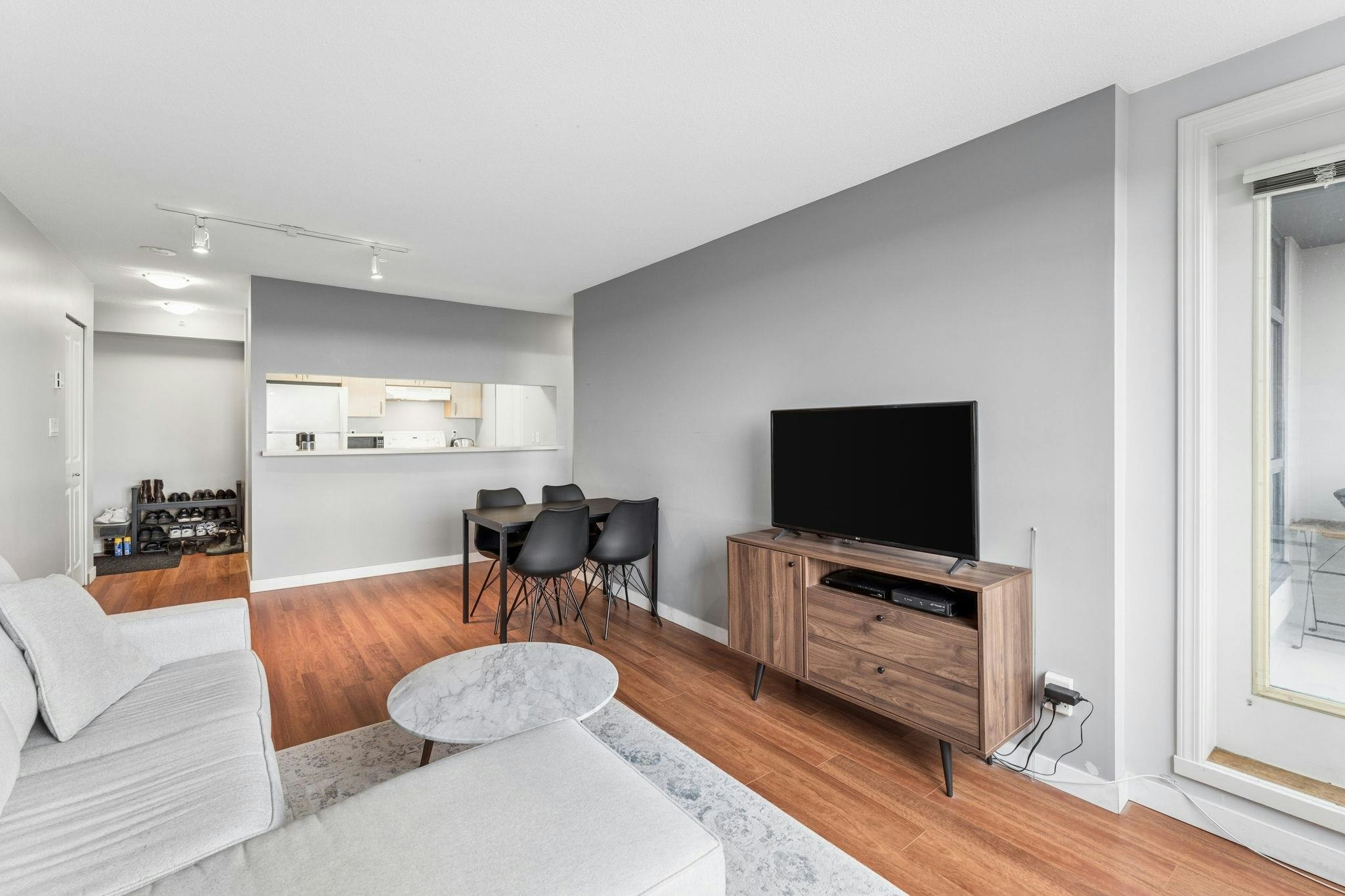 901-3520 Crowley Drive, Vancouver, BC, V5R 6G9