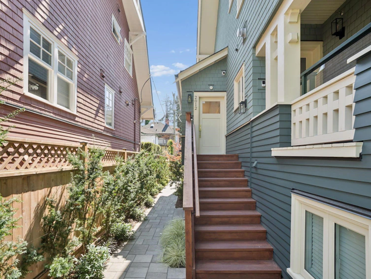 2012 W 15th Avenue, Vancouver, BC, V6J 2L5 - 2