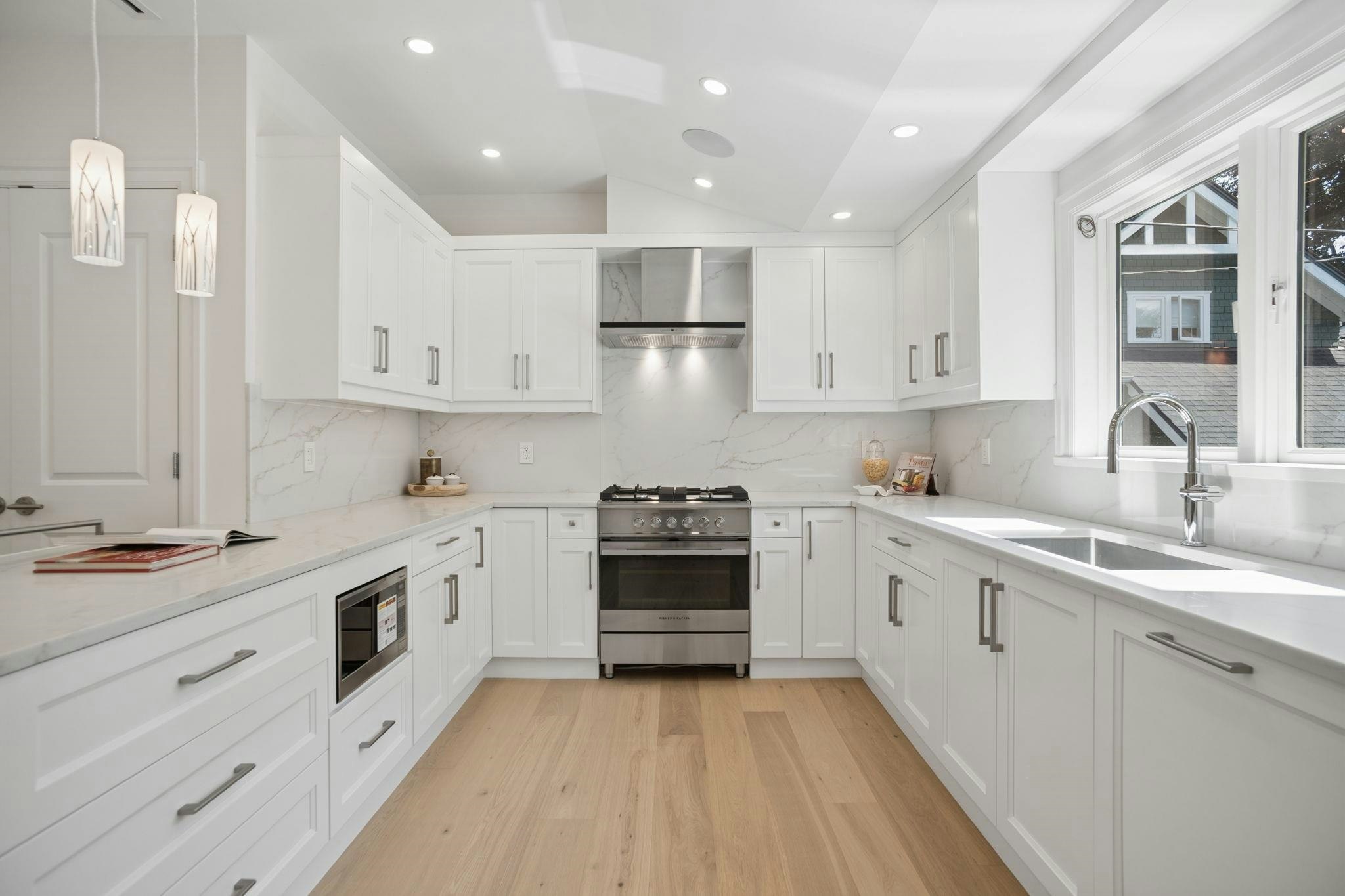 2012 W 15th Avenue, Vancouver, BC, V6J 2L5 - 23