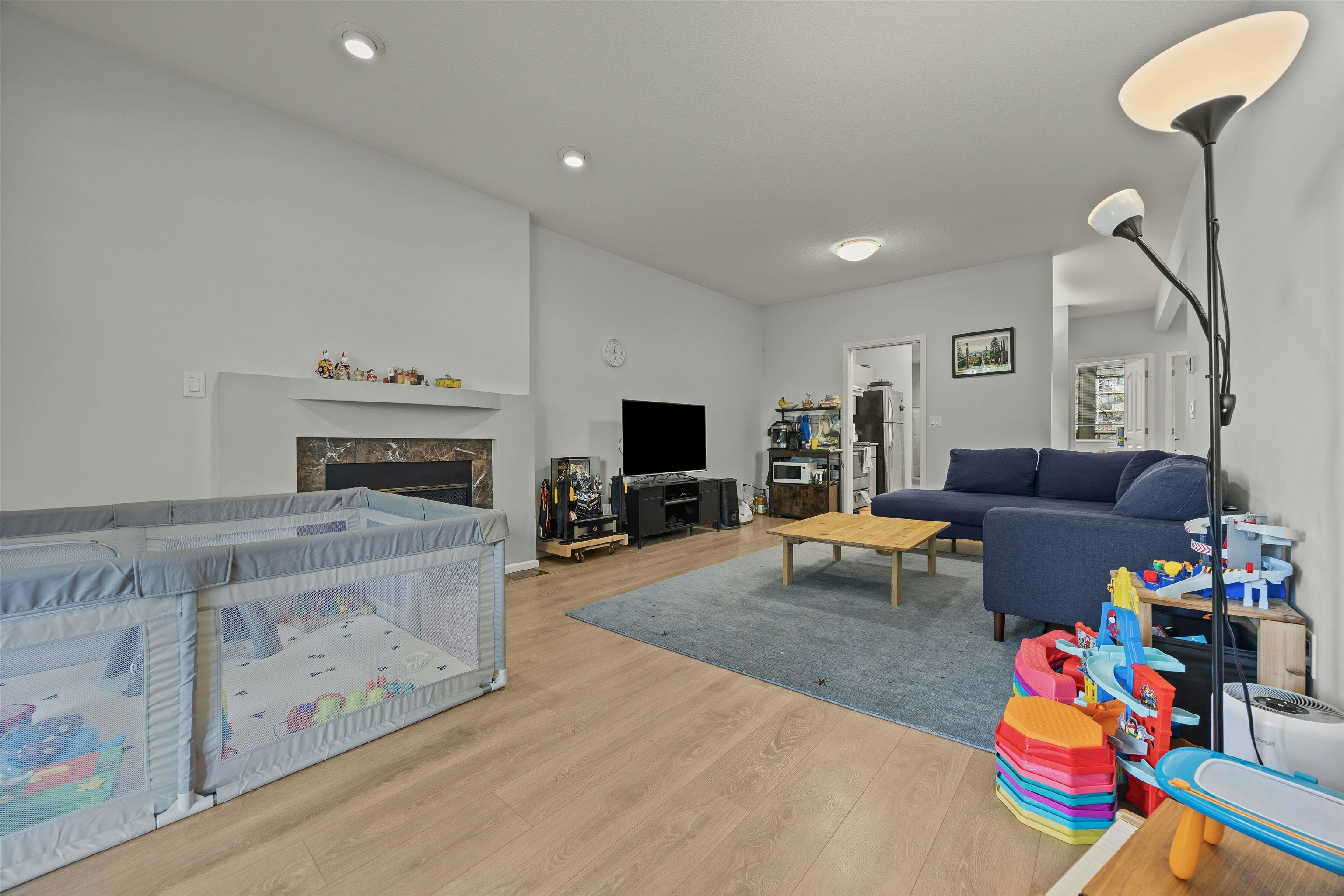 207-4951 Sanders Street, Burnaby, BC, V5H 1S8 - 8
