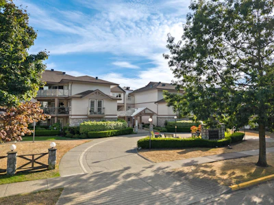 315-22150 48 Avenue - 3