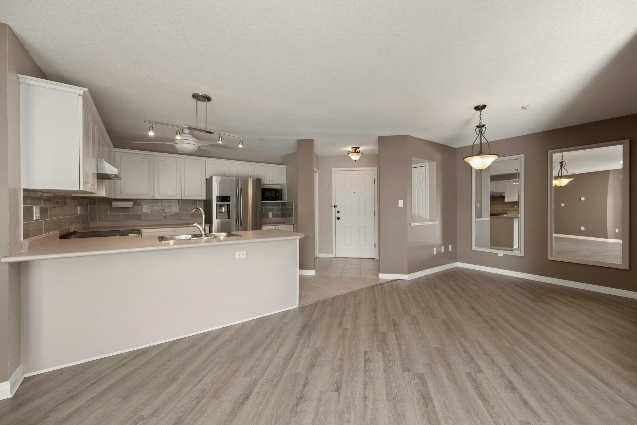 315-22150 48 Avenue - 5