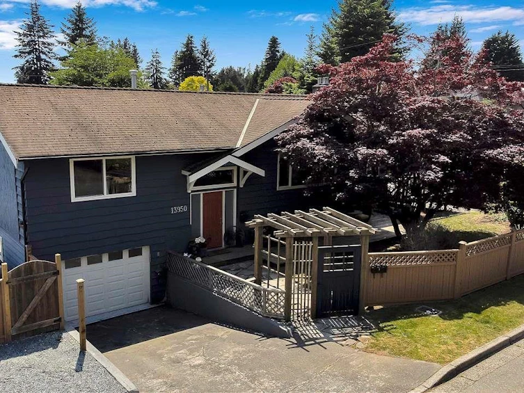 13950 Blackburn Avenue, Surrey, BC, V4B 2Z5