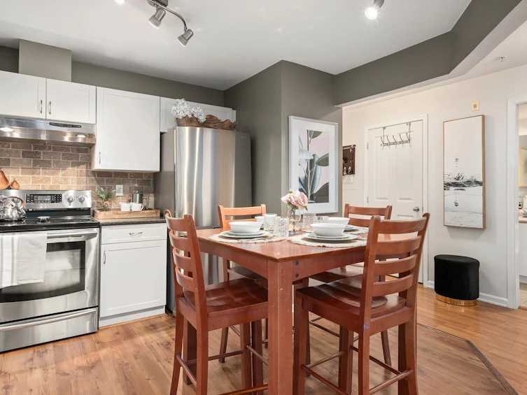 311-10188 155 Street, Surrey, BC, V3R 0R6 - 8