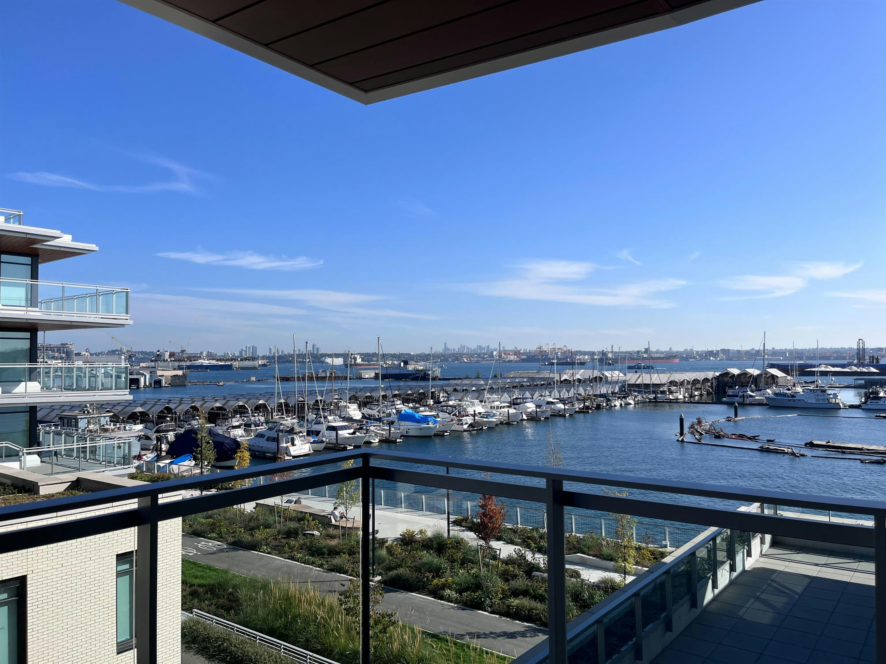 407-785 Harbour Way, North Vancouver, BC, V7P 0G3 2