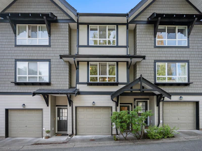 124-6747 203 Street - 2