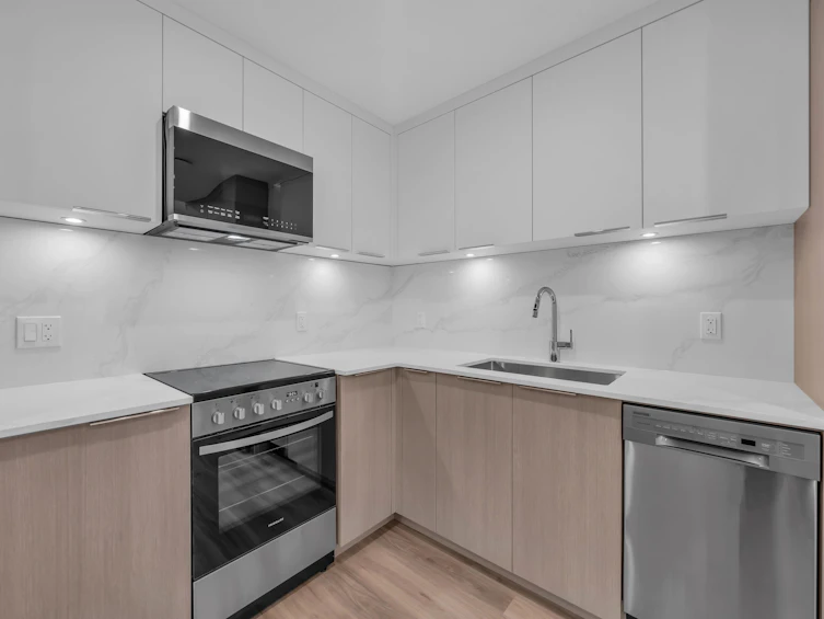 1726 Templeton Drive, Vancouver, BC, V5N 0K2 - 3