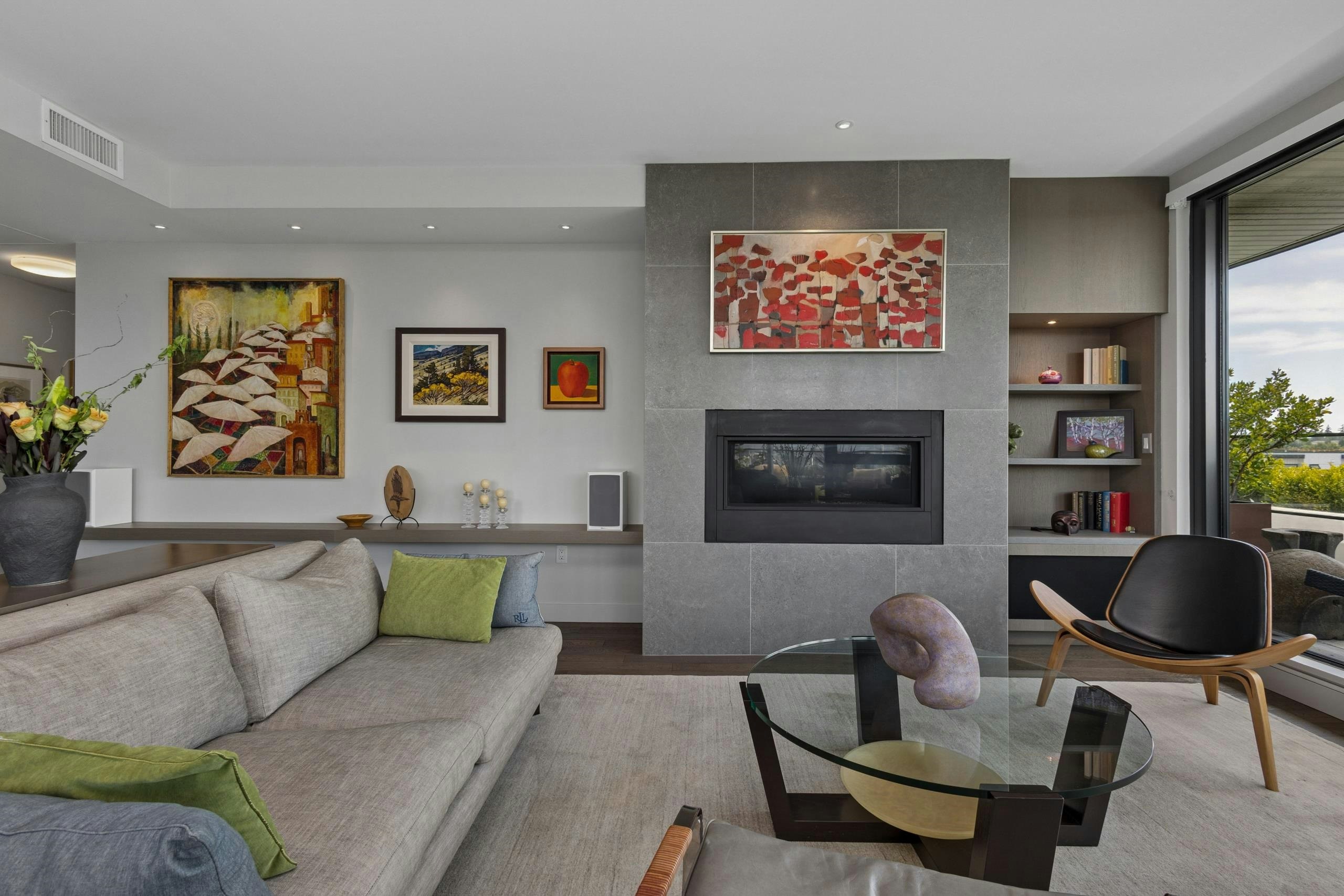 601-4427 Cambie Street - 4