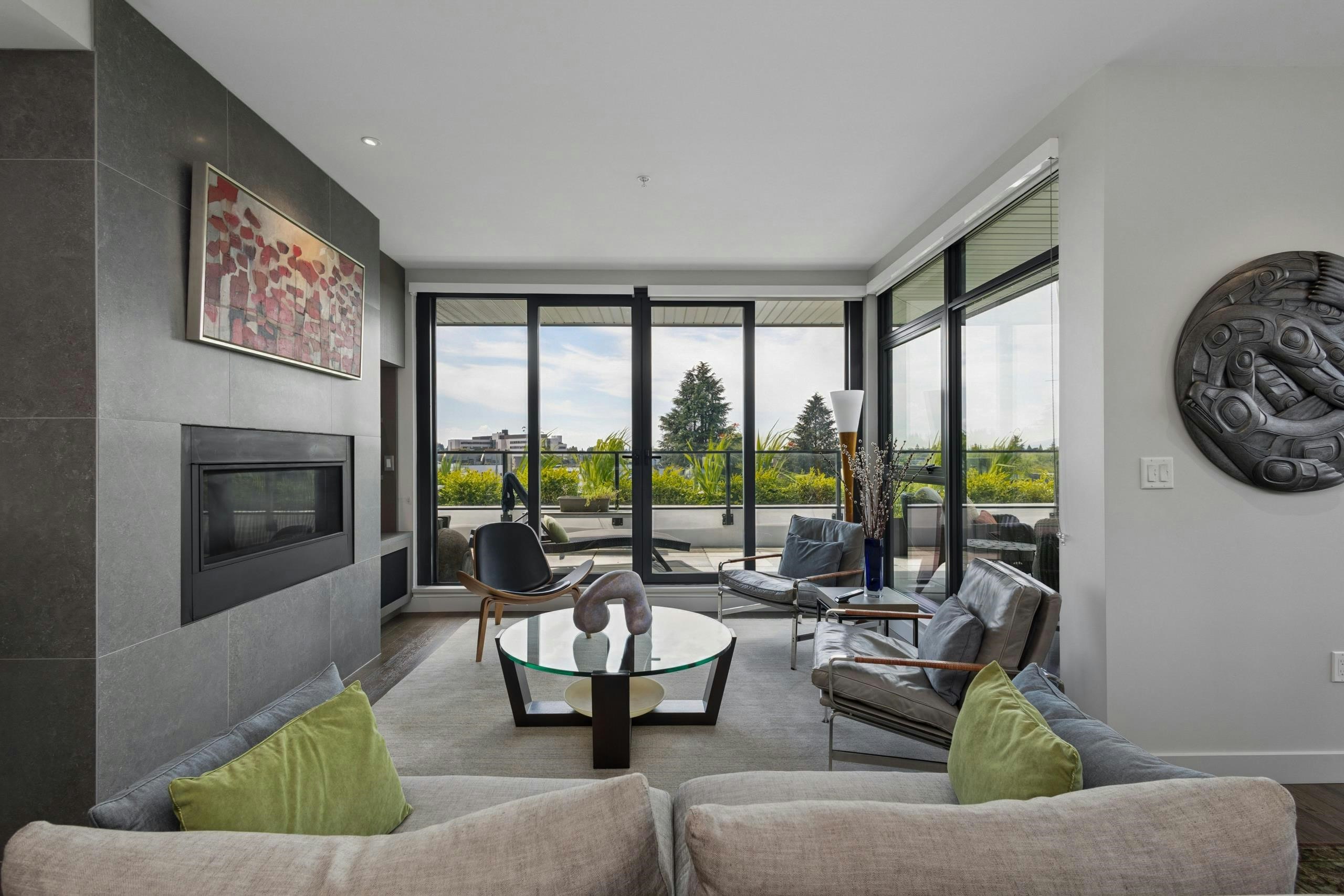 601-4427 Cambie Street - 3
