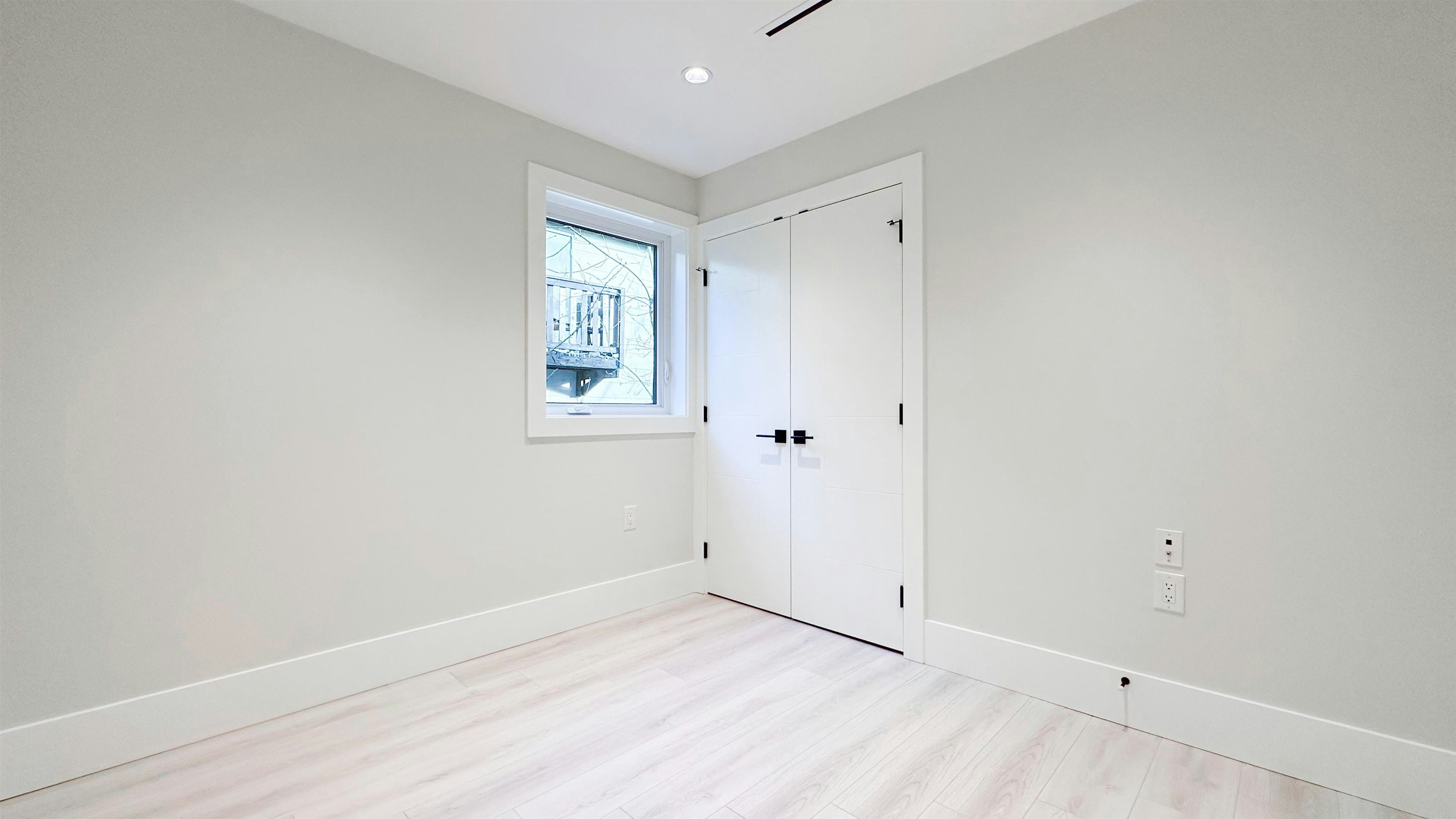 2373 W 7th Avenue, Vancouver, BC, V6K 1Y4 - 25