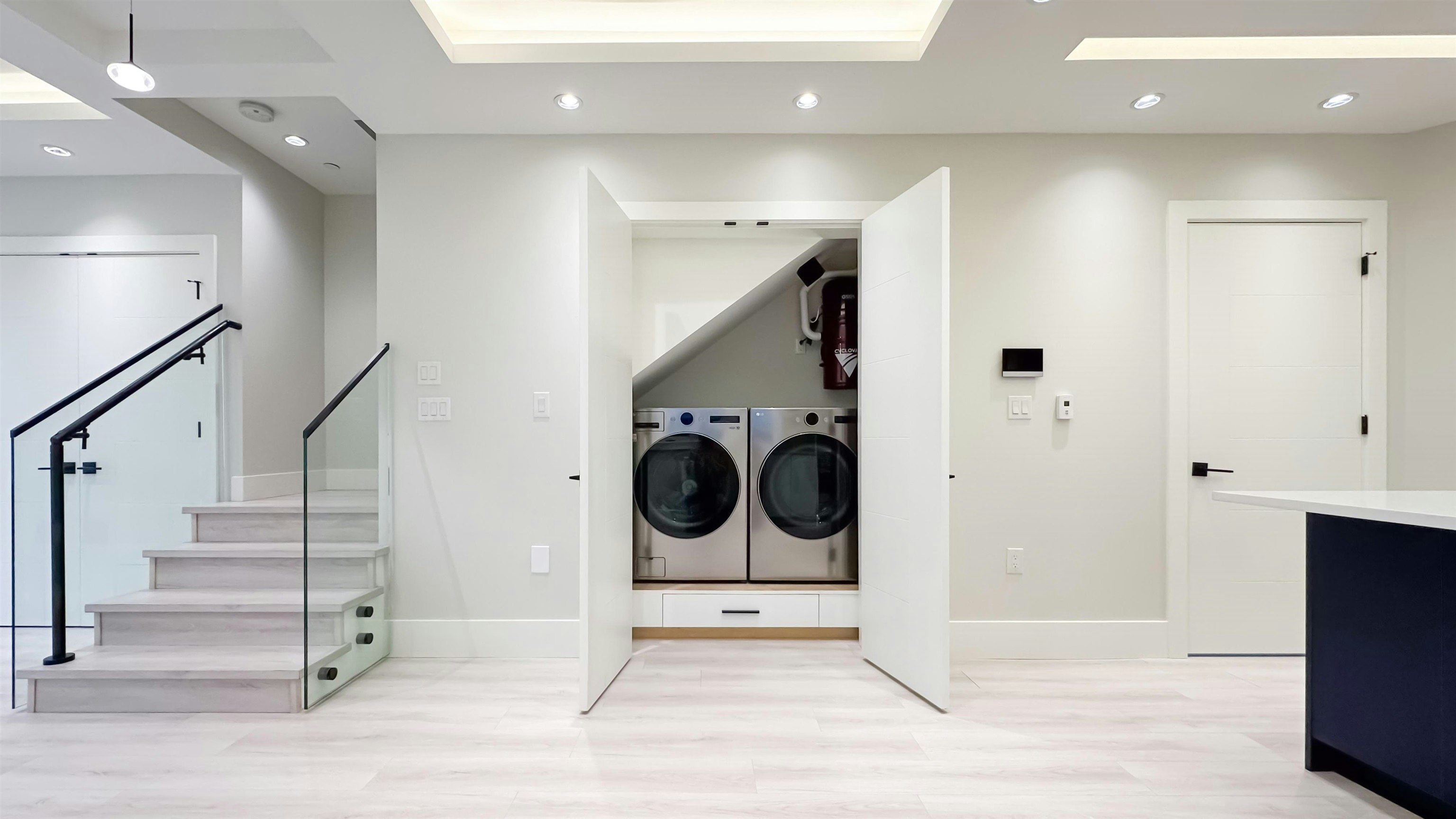 2373 W 7th Avenue, Vancouver, BC, V6K 1Y4 - 9