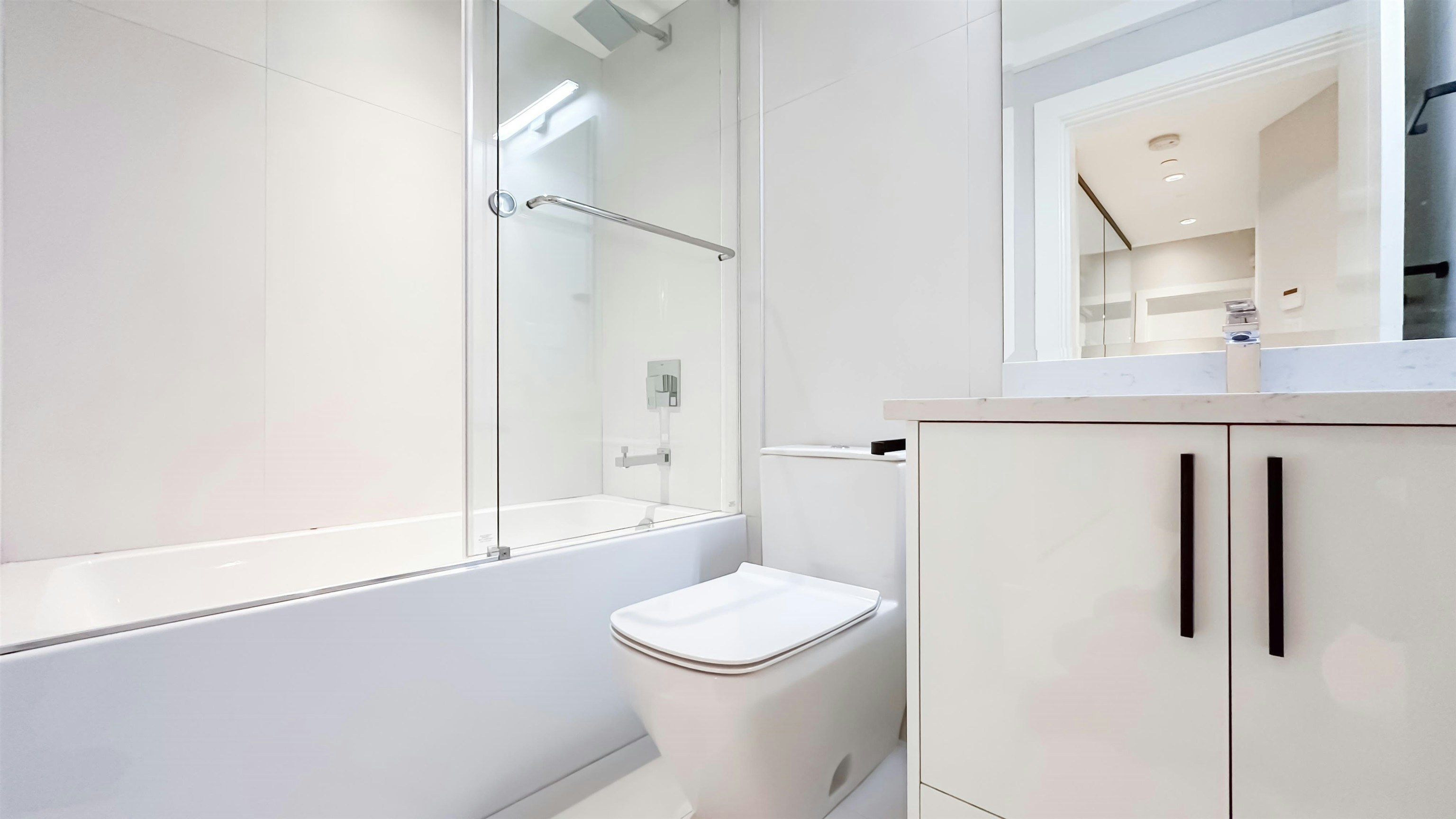 2373 W 7th Avenue, Vancouver, BC, V6K 1Y4 - 29