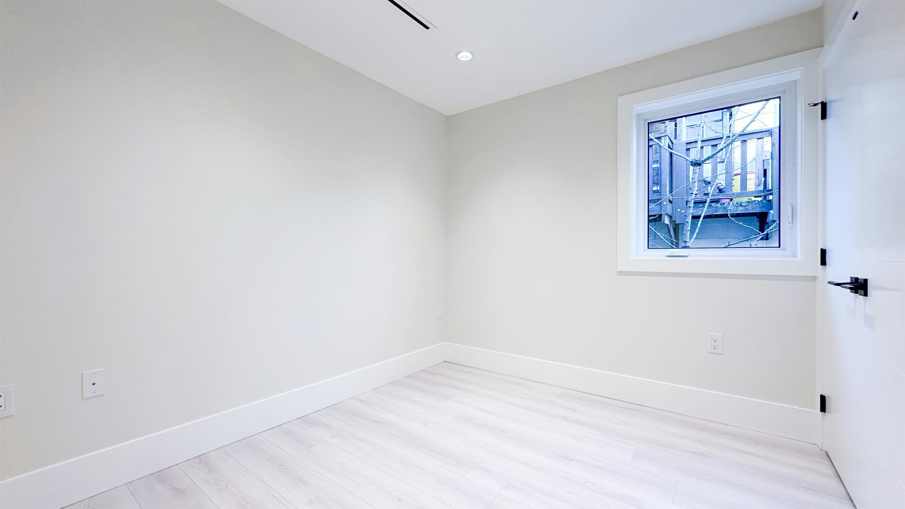 2373 W 7th Avenue, Vancouver, BC, V6K 1Y4 - 24