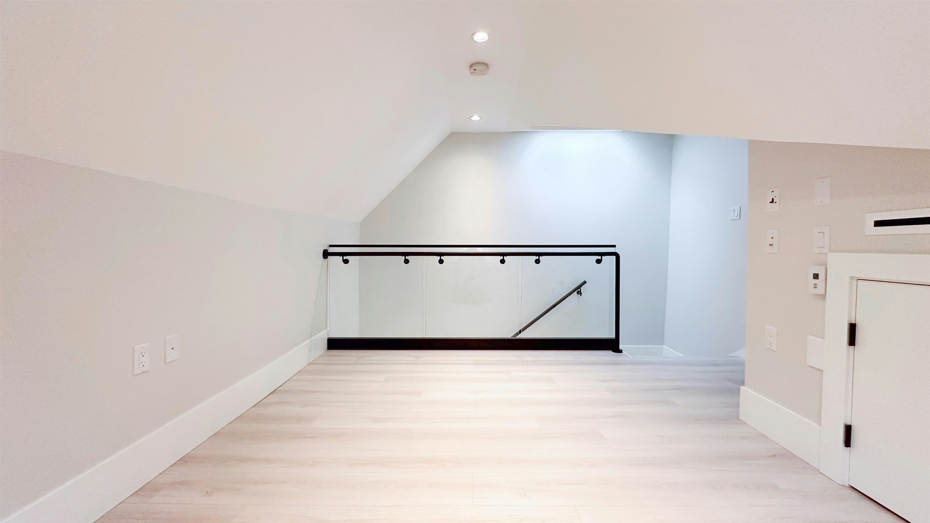 2373 W 7th Avenue, Vancouver, BC, V6K 1Y4 - 32