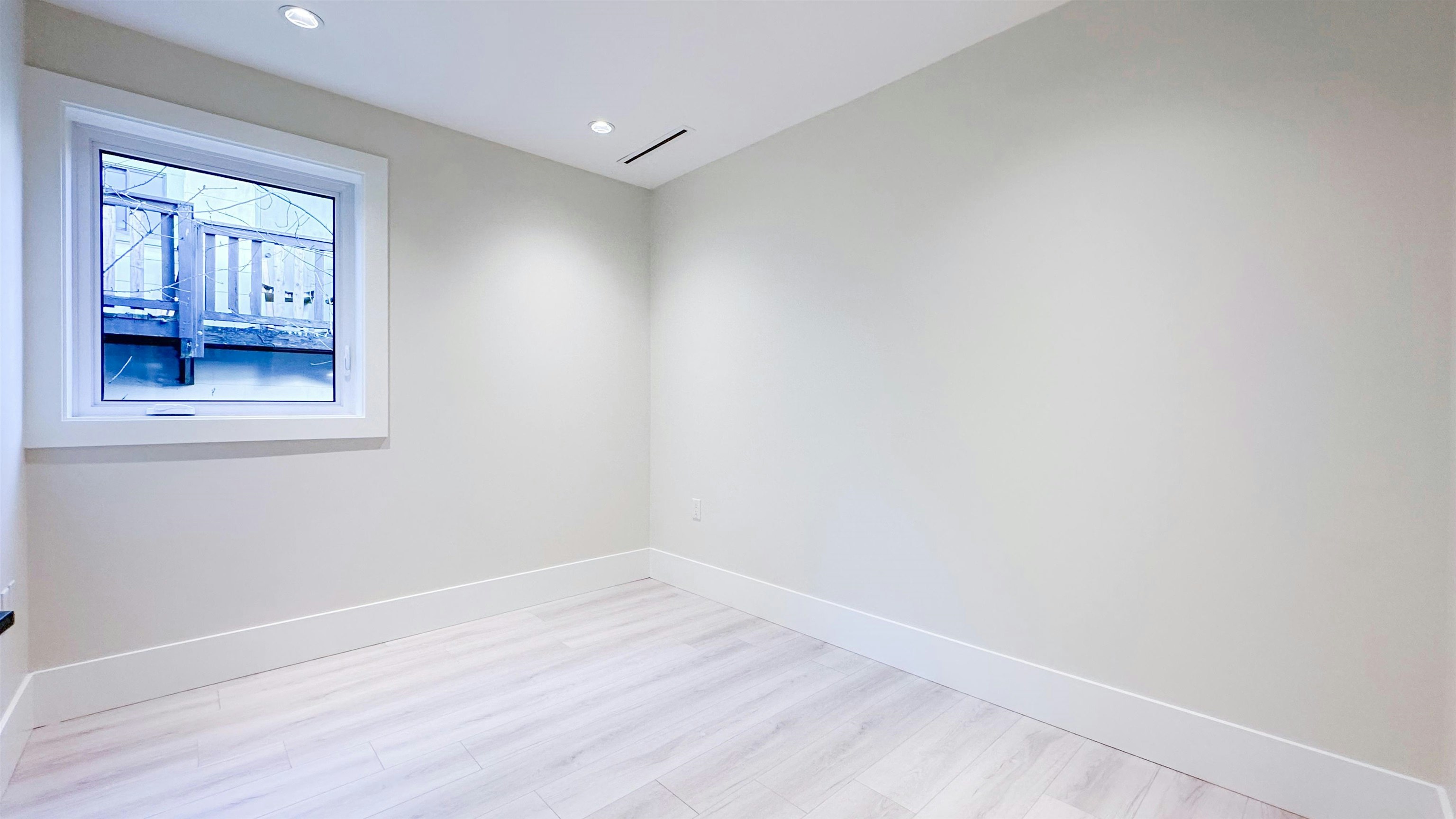2373 W 7th Avenue, Vancouver, BC, V6K 1Y4 - 26