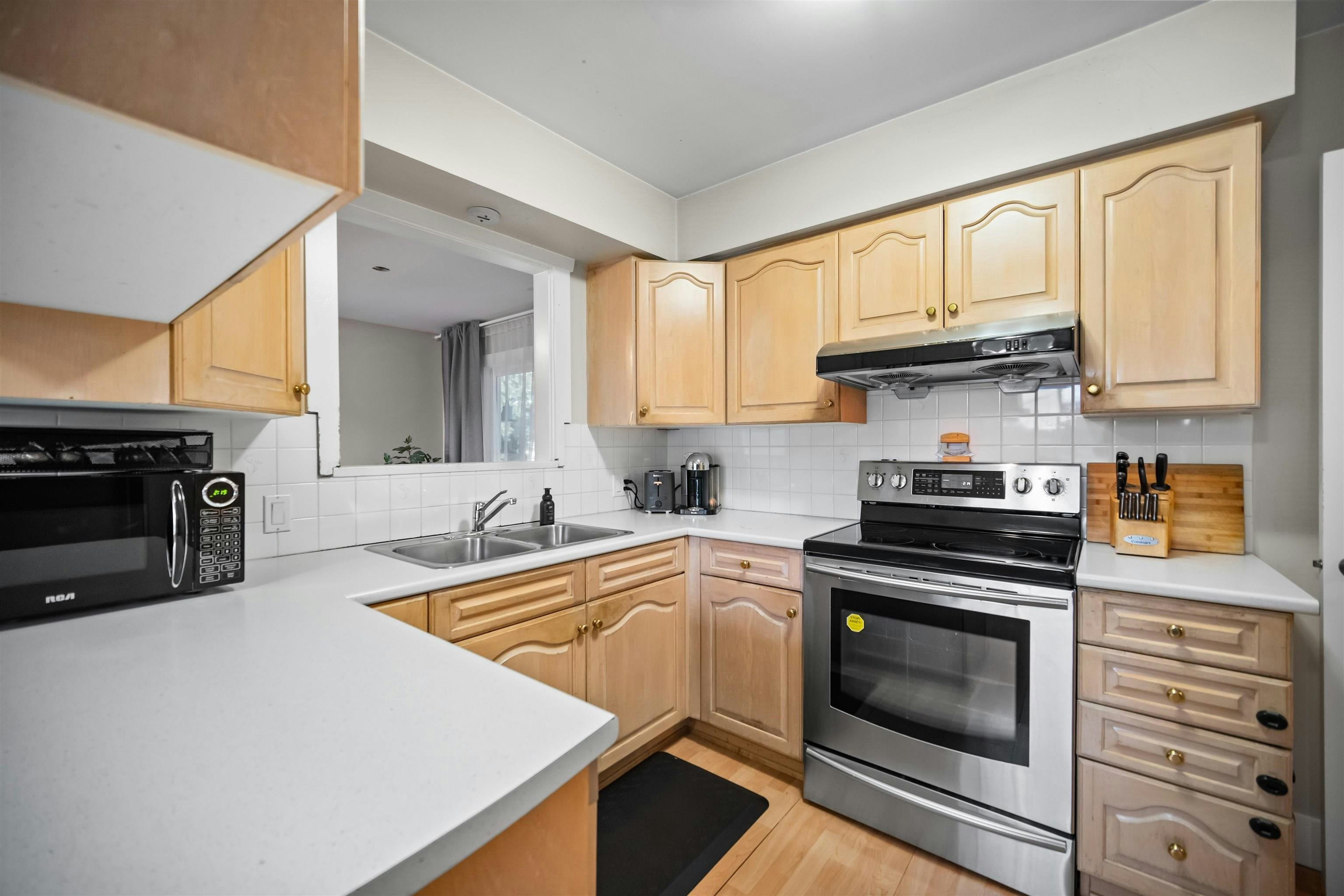 3580 Bargen Drive, Richmond, BC, V6X 2R5 - 9