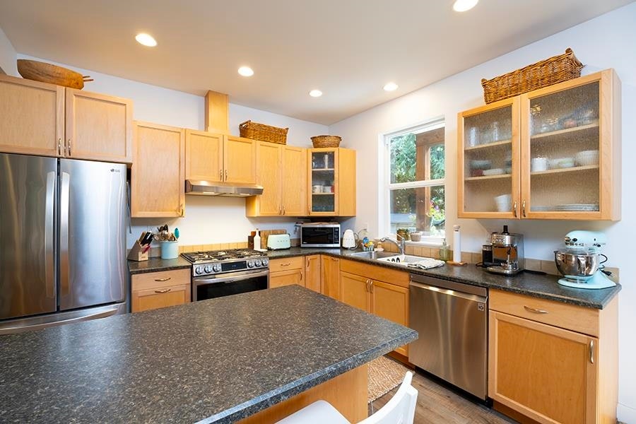 1172 Cedar Grove Road, Roberts Creek, BC, V0N 2W2 - 7