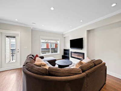 4-5180 Blundell Road - 3