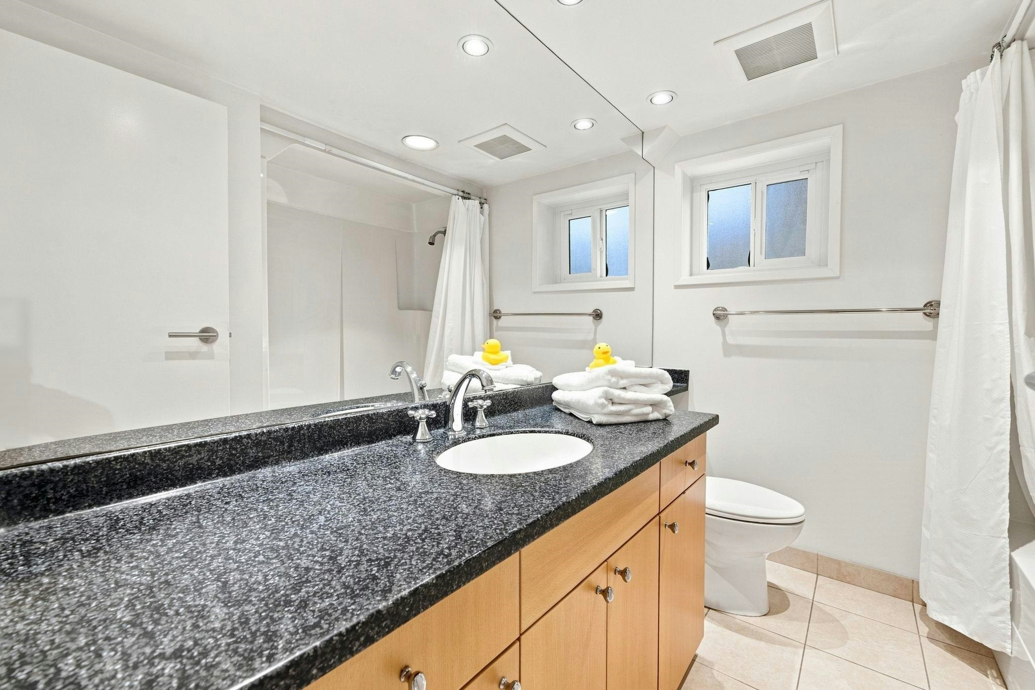 B-3262 W 1st Avenue, Vancouver, BC, V6K 1H5 - 9
