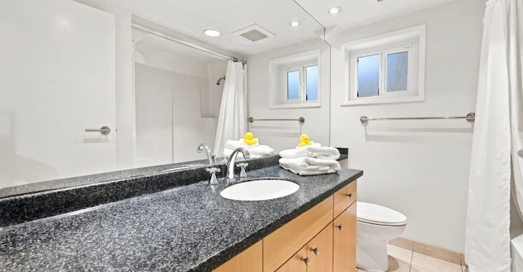 B-3262 W 1st Avenue, Vancouver, BC, V6K 1H5 - 9